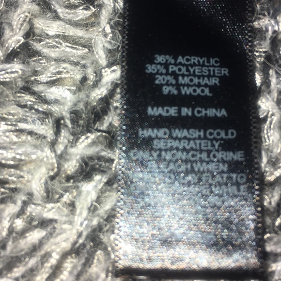 Express Shrug - Picture 5 of 5